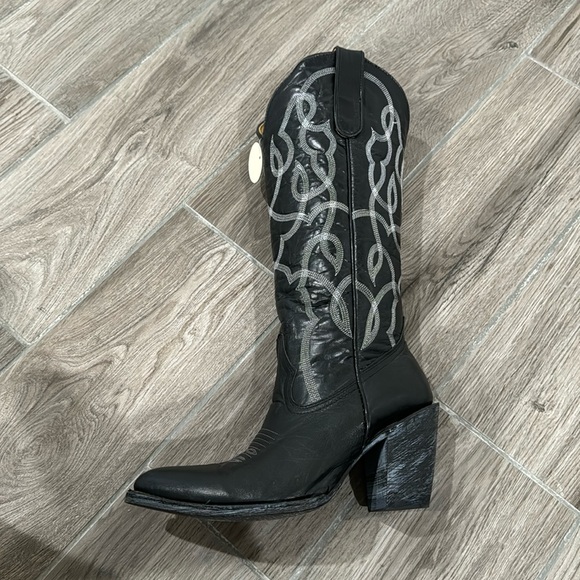 Idyllwind Woman’s Revenge Boots by Miranda Lambert - Picture 7 of 10